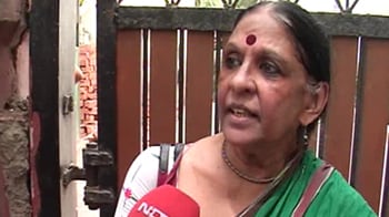 Video : Jaya Jaitley kept out of Fernandes' home