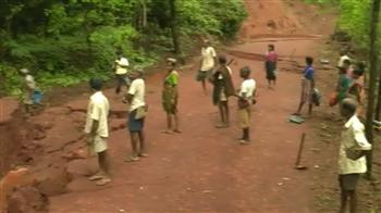 बारिश से कोंकण रेलवे पर बुरा असर बारिश से कोंकण रेलवे पर बुरा असर