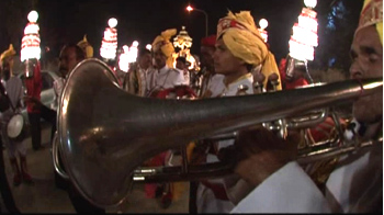 बाल-बाल बचा दुल्हा, घुड़चढ़ी के दौरान ट्रैक्टर ने बारातियों को रौंदा, 4 बाराती घायल