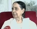 Video : RK Laxman's wife speaks about his condition