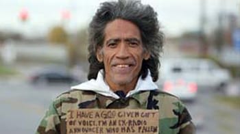Video : Homeless man's voice prompts job offers