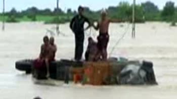 Videos : गुजरात : पाटन में बाढ़ का नज़ारा