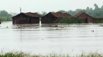 Yamuna crosses danger mark, flood threat looms