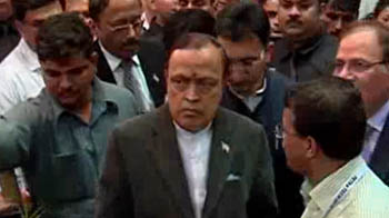 Essar in talks to buy stake in Cairn India?