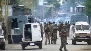 Video : Sopore: 1 killed in CRPF firing, 3rd in a week