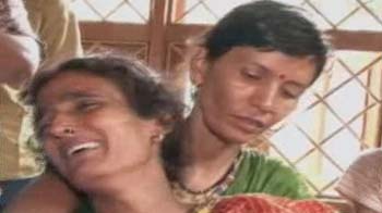 Deadline set by Naxals for releasing abducted cops ends