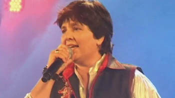 फालगुनी पाठक ने जगाया गरबे का उत्साह