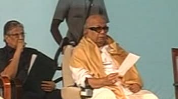 Video : Karunanidhi attends event of NGO under scanner for links to 2G scam