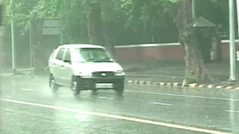 Videos : बारिश से बेदम हुए दिल्लीवासी