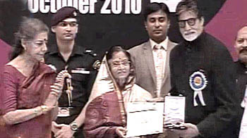 Big B receives National Award for Best Actor