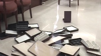 Fake policemen rob Tanishq store of Rs 15 crore