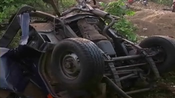 Video : Giridih: Naxals blow up road bridge, 5 killed