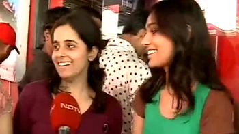 Fans recite Dabanng dialogue Fans recite Dabanng dialogue