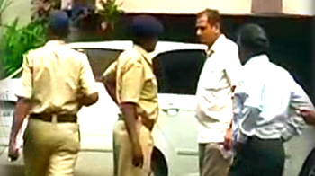 मुठभेड़ में गैंगस्टर ढेर मुठभेड़ में गैंगस्टर ढेर