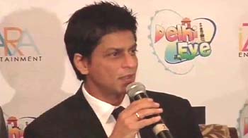 Unruly crowd forces SRK to cancel Delhi event