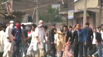 4 civilians dead in 24 hours, curfew in tense Srinagar