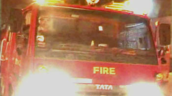 दिल्ली की जूता फैक्टरी में भीषण आग