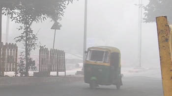 Delhi: No respite from fog disruption