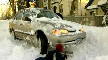 After brutal storm, US starts cleaning up