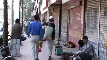 Video : Kashmir: Curfew re-imposed in some areas after clashes