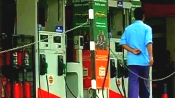 जम्मू-कश्मीर में तेल की सप्लाई रोकी