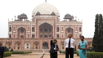 Video : The Obamas' guide at Humayun's Tomb