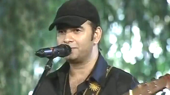 Mohit Chauhan performs for Tiger Telethon
