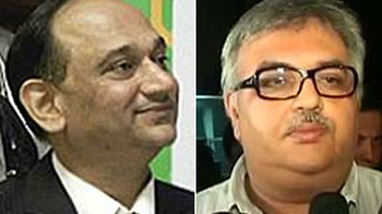 CWG scam: Kalmadi aides Darbari, Mahendroo arrested