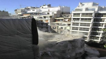 Historical building in Athens pulled down in 14 seconds