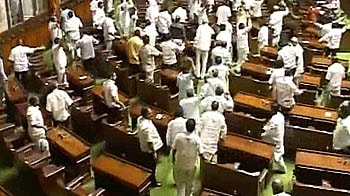 Videos : कर्नाटक : शेट्टार कर सकते हैं विधानसभा भंग करने की सिफारिश!