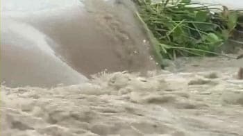 Video : Railway bridge over Yamuna may be closed