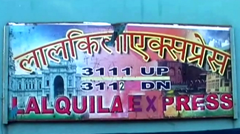 Bihar: 50 armed dacoits loot Delhi-bound train