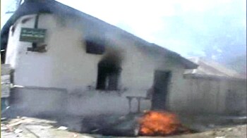 Videos : श्रीनगर में बेमियादी कर्फ्यू लगा