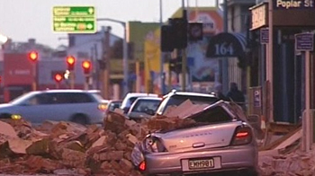 What happens in an earthquake