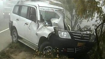 एक्सप्रेसवे पर भिड़ीं कई गाड़ियां