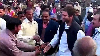 Videos : राहुल ने फिर दिया सुरक्षा को चकमा