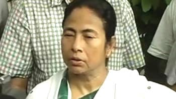 Video : Mamata not moved by truce SMS from Left