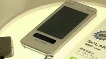 Video : The 007 solar phone
