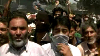 Overnight violence in Kashmir; Centre for 2-pronged approach