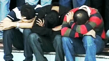 नौजवानों की पार्टी में छापा