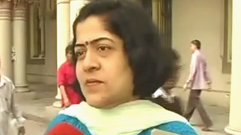 Air India told to re-hire overweight stewardess Air India told to re-hire overweight stewardess