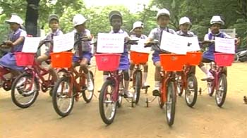 Children join hands to save the tiger