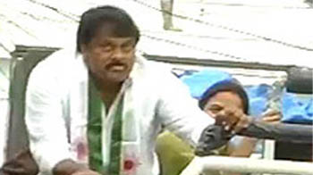 Chiranjeevi escapes electrocution during campaign