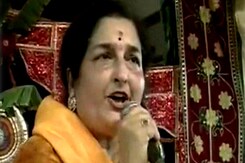 अनुराधा ने मचाया गोकुल में हल्ला... अनुराधा ने मचाया गोकुल में हल्ला...