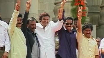 K'taka: BJP sets deadline for rebel MLAs