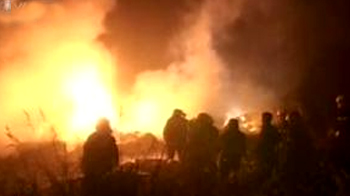 Chinese passenger jet overshoots runway, 43 killed