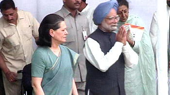 Congress leaders meet in shadow of Adarsh Society, CWG scams
