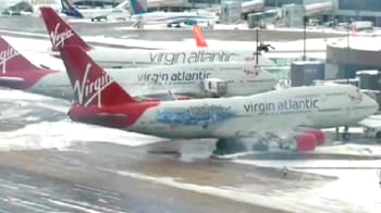 Video : Snow chaos at world's busiest airport