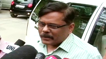 लेखिकाएं माफी से संतुष्ट नहीं