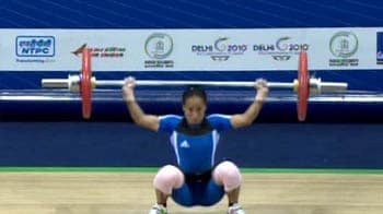 Video : Indian lifters win 4 medals on Day 1